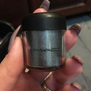 Mac pigment shadow